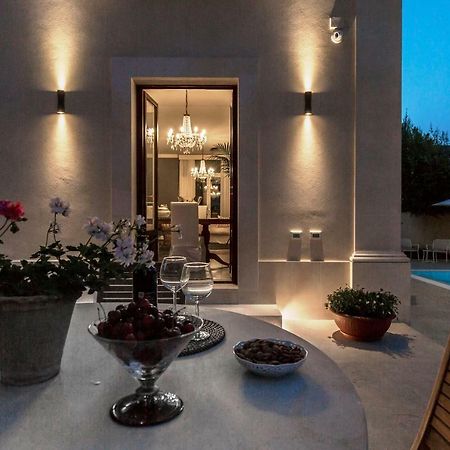 אבולה Villa Raphael מראה חיצוני תמונה