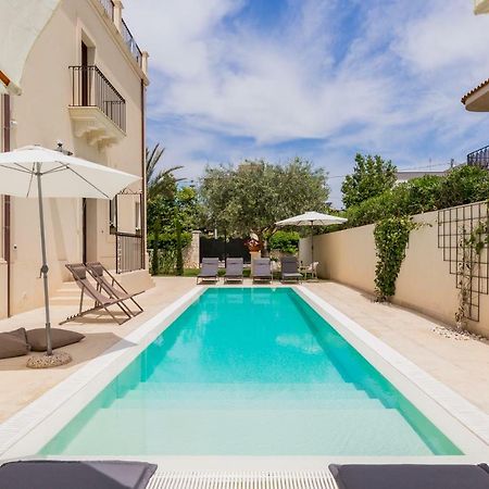 אבולה Villa Raphael מראה חיצוני תמונה