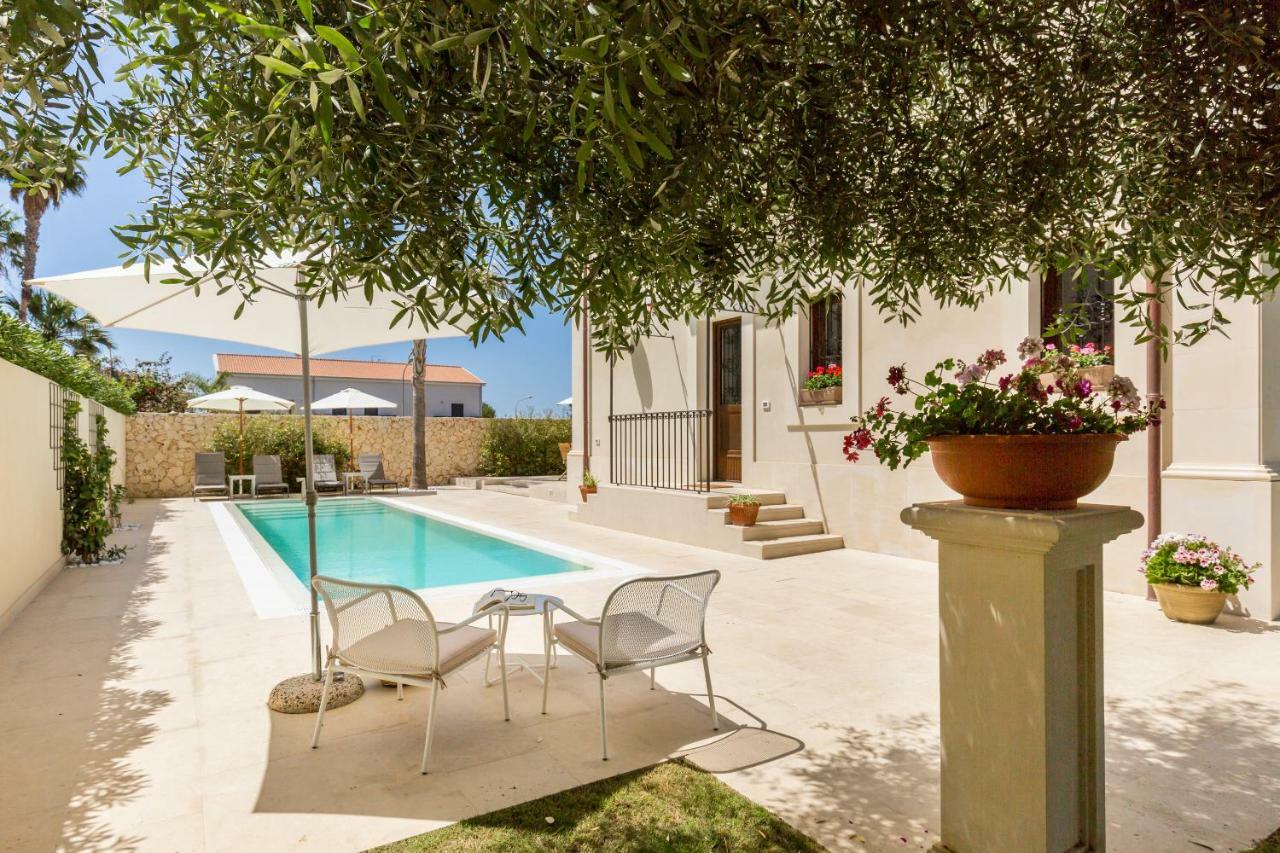 אבולה Villa Raphael מראה חיצוני תמונה