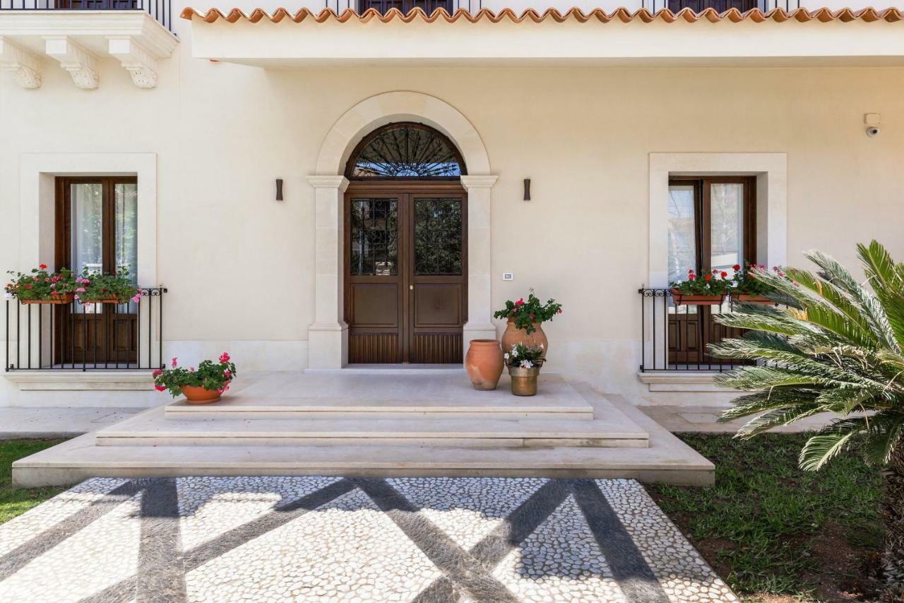 אבולה Villa Raphael מראה חיצוני תמונה