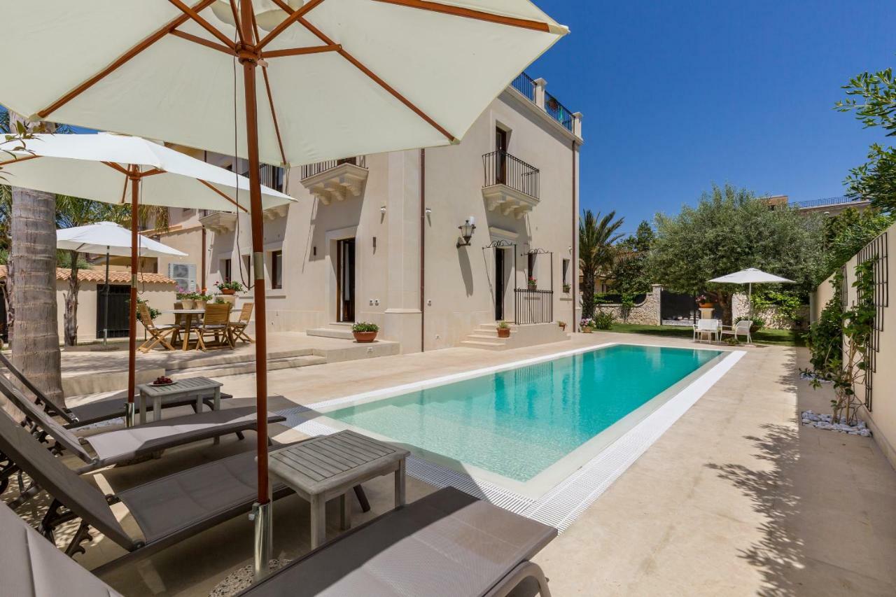 אבולה Villa Raphael מראה חיצוני תמונה
