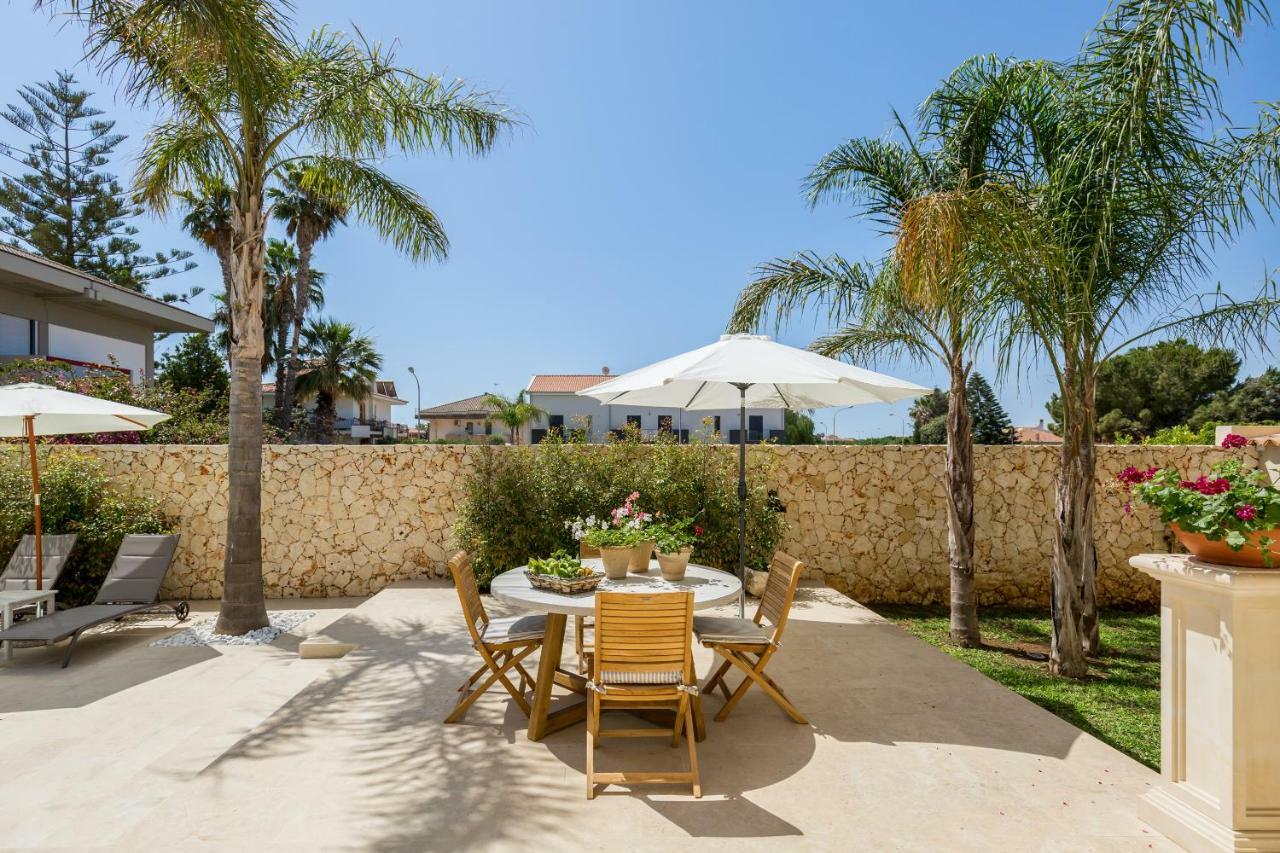 אבולה Villa Raphael מראה חיצוני תמונה