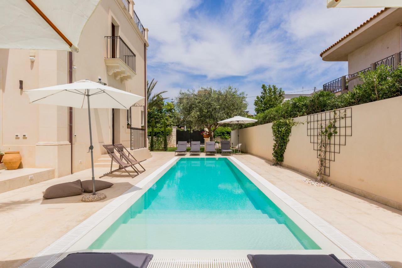 אבולה Villa Raphael מראה חיצוני תמונה